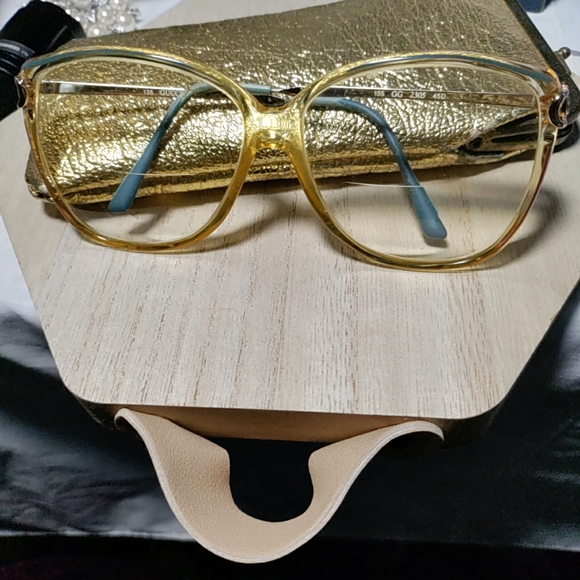 Vintage Gucci Eyeglass frames - Picture 5 of 7